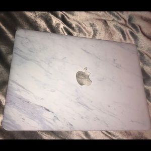 Mac-Book 13’ Marble case